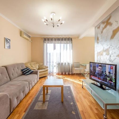 Apartment On Triokhsviatytelska Киев Экстерьер фото