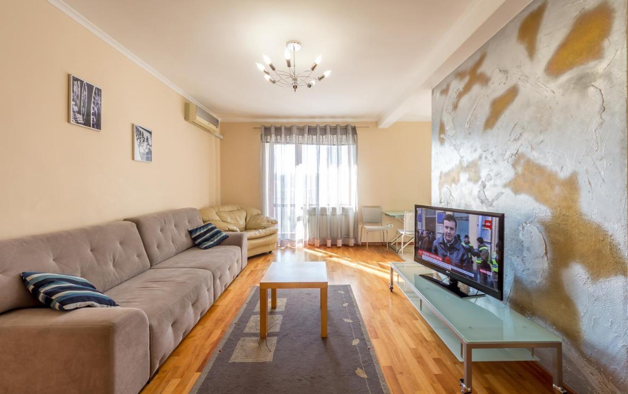 Apartment On Triokhsviatytelska Киев Экстерьер фото