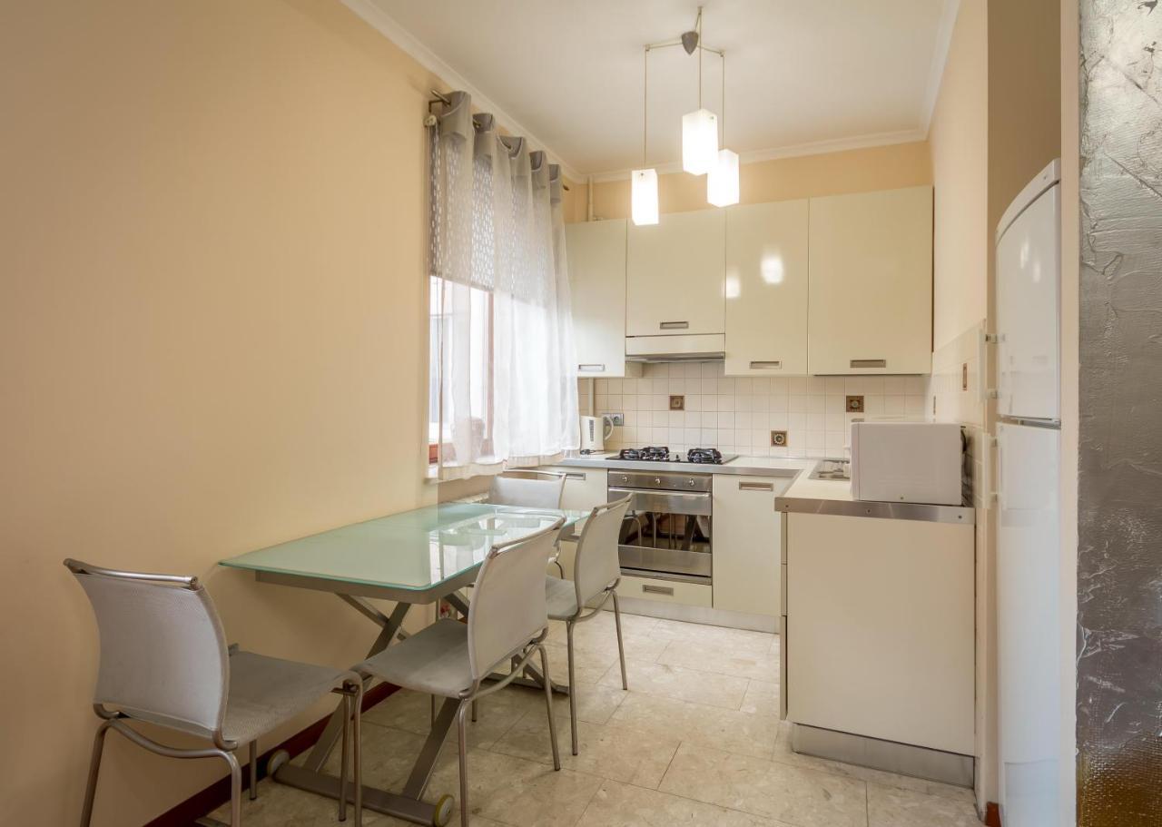 Apartment On Triokhsviatytelska Киев Экстерьер фото